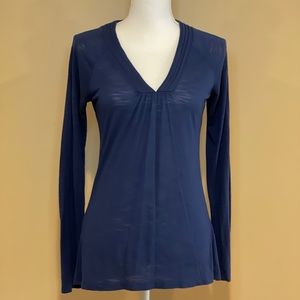 Old Navy V neck long sleeve Shirt